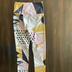 Patterned dry fit leggings